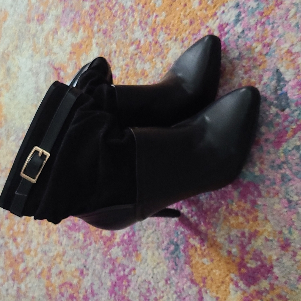Size 7 metaphor black heeled boots